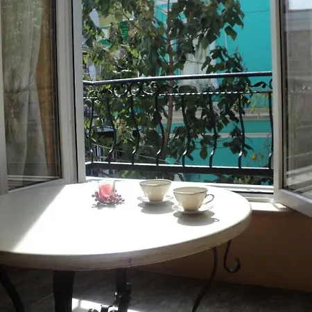 Flat Apartment *