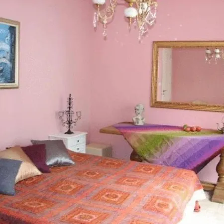 Apartment Flat Warna
